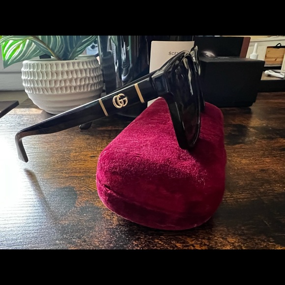 Gucci sunglasses - Picture 3 of 6